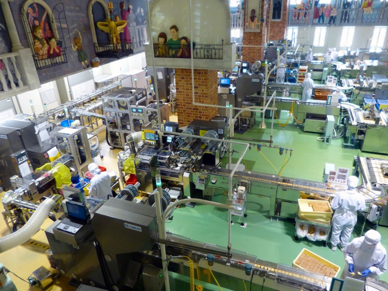 vente-OLLIOULES-min_japan_sapporo_chocolate_factory_label_packaging_cookie_machine_operators-961509